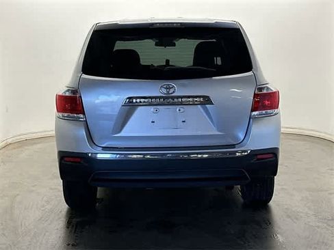Used 2013 Toyota Highlander Plus image 4