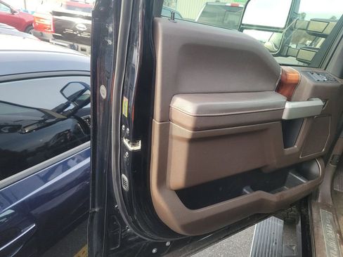 Used 2017 Ford F250 King Ranch w/ King Ranch Ultimate Package image 5