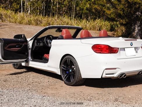 Used 2015 BMW M4 Convertible image 17