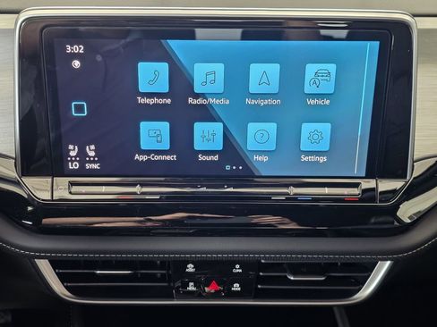 New 2026 Volkswagen Atlas Cross Sport SE FWD image 16