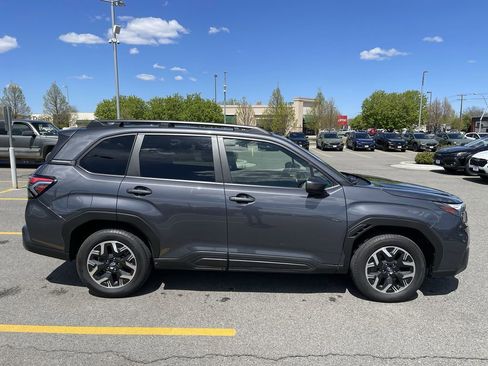Certified 2025 Subaru Forester Premium AWD/4WD image 11