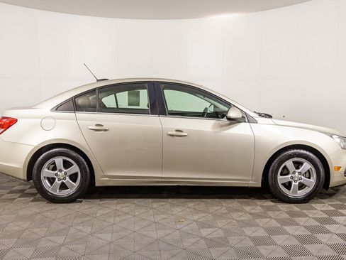 Used 2015 Chevrolet Cruze LT image 23