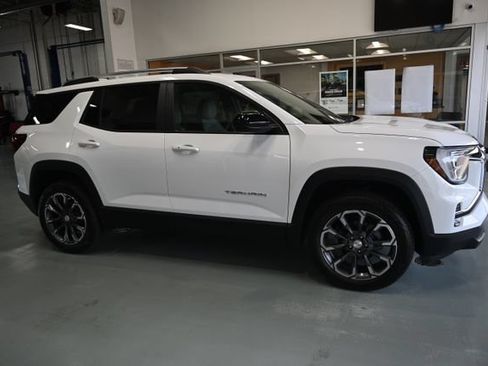 New 2026 GMC Terrain Elevation w/ Elevation Premium Package FWD image 4