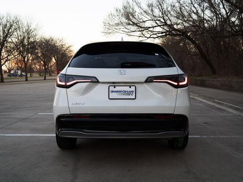 Used 2024 Honda HR-V EX-L image 8