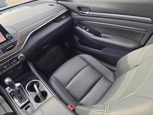 Used 2022 Nissan Altima 2.5 Platinum image 32