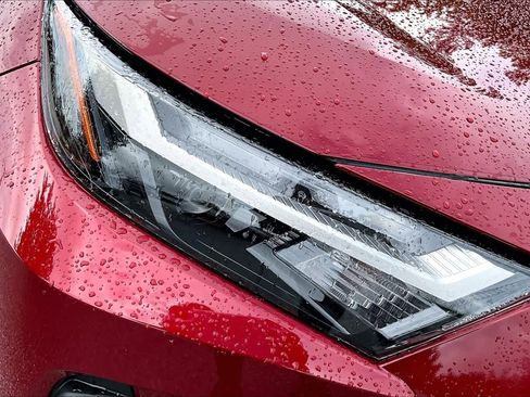 Used 2022 Toyota RAV4 XLE Premium FWD image 29