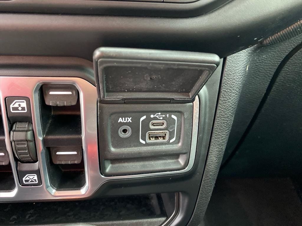 Used 2021 Jeep Gladiator Sport AWD/4WD image 14