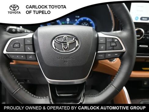 Used 2023 Toyota Highlander Platinum image 19