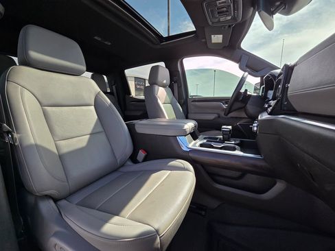 Used 2024 GMC Sierra 1500 SLT w/ SLT Premium Plus Package image 30