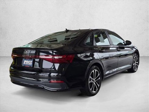 Used 2025 Volkswagen Jetta Sport FWD image 5