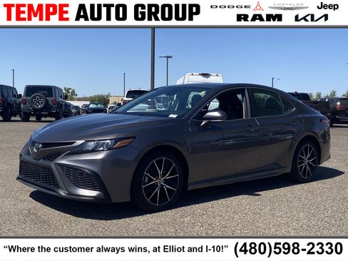 Used 2023 Toyota Camry SE FWD image 1