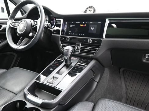 Certified 2023 Porsche Macan AWD/4WD image 26