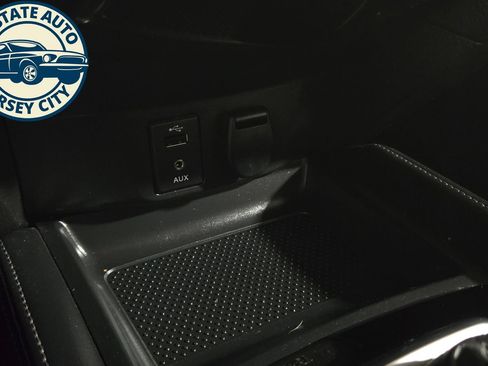 Used 2018 Nissan Rogue Sport SL AWD/4WD image 16