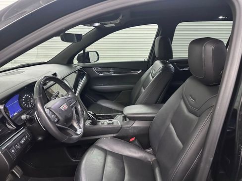 Used 2020 Cadillac XT6 Sport image 2