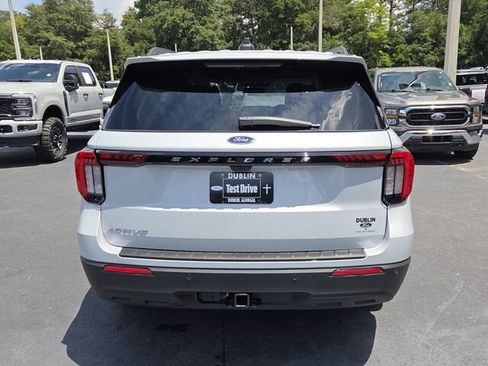 New 2026 Ford Explorer Active RWD image 14