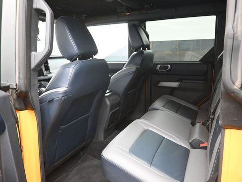 Certified 2022 Ford Bronco Outer Banks w/ Sasquatch Package AWD/4WD image 10