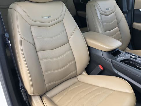 Used 2024 Cadillac XT6 Premium Luxury w/ Platinum Package FWD image 18