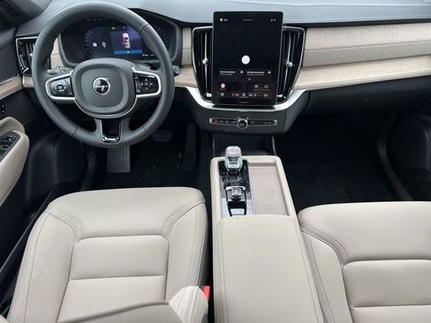New 2026 Volvo XC90 B5 Core w/ Protection Package Premier image 11