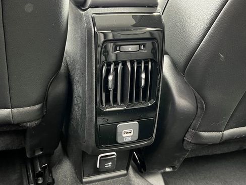 Used 2022 Jeep Compass Latitude image 33