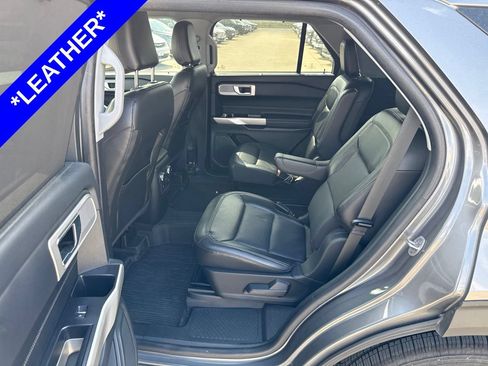 Used 2022 Ford Explorer Limited w/ Equipment Group 301A RWD image 6