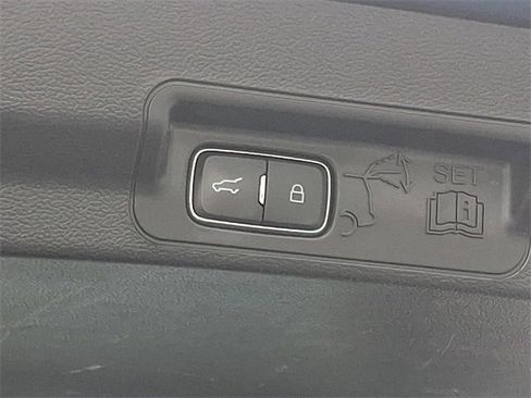 Used 2021 Ford Explorer XLT w/ Equipment Group 202A image 29