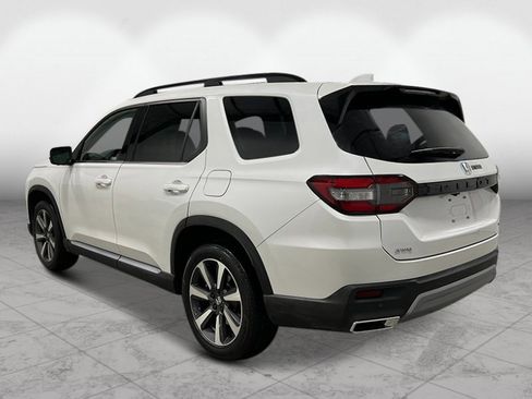 New 2025 Honda Pilot Elite image 3