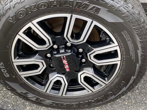 Used 2022 GMC Sierra 2500 AT4 w/ AT4 Preferred Package image 28