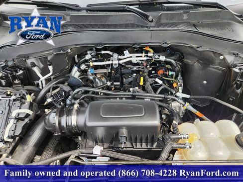 Certified 2022 Ford Explorer XLT w/ Equipment Group 202A RWD image 22