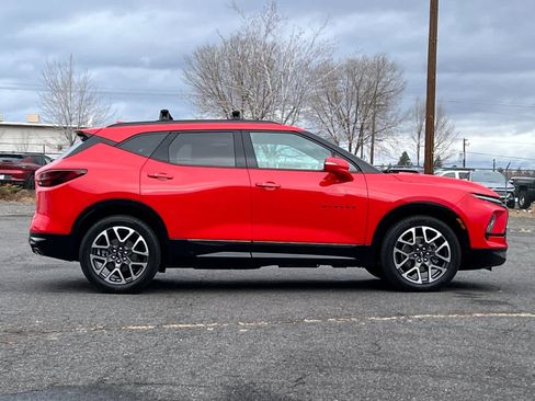 Certified 2023 Chevrolet Blazer RS w/ Driver Confidence II Package image 8