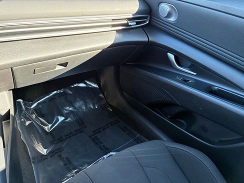Used 2023 Hyundai Elantra SEL w/ Convenience Package image 31