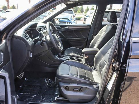Used 2022 Volkswagen Tiguan SEL R-Line image 17