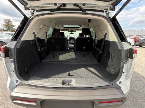 New 2025 Nissan Pathfinder SV image 17
