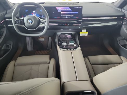 New 2026 BMW 530i xDrive AWD/4WD image 11