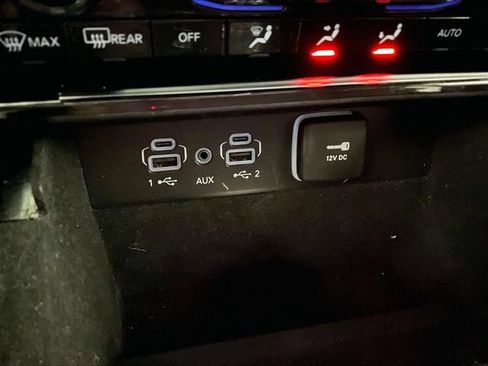 Used 2021 Jeep Grand Cherokee L Limited AWD/4WD image 32