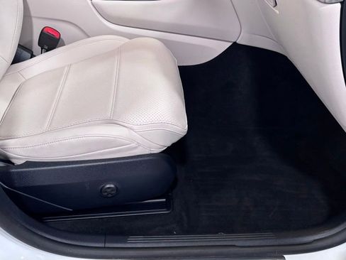 Certified 2023 Mercedes-Benz GLC 300 4MATIC image 18