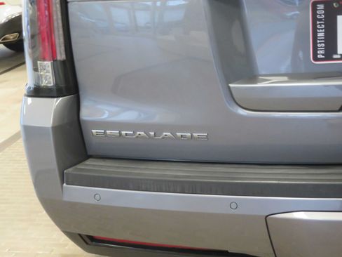 Used 2018 Cadillac Escalade Luxury AWD/4WD image 84