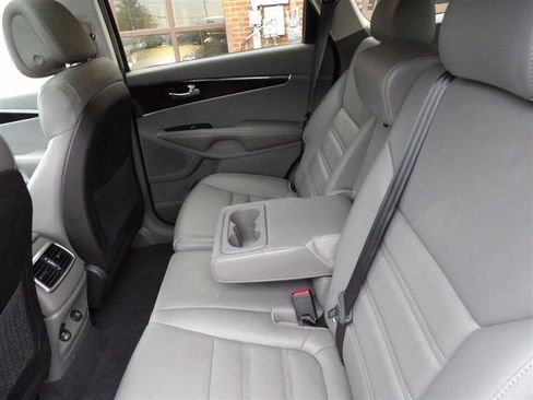 Used 2016 Kia Sorento EX image 17