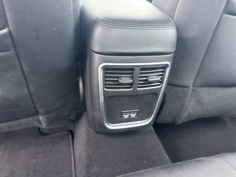 Used 2022 Chrysler 300 Touring AWD/4WD image 18