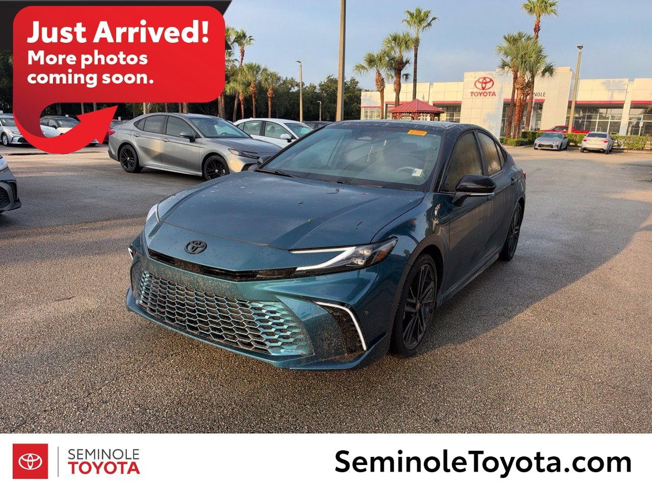 Used 2025 Toyota Camry XSE FWD image 1