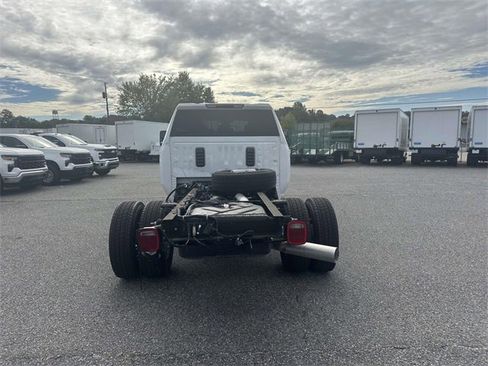 New 2025 Chevrolet Silverado 3500 LT w/ Convenience Package image 9