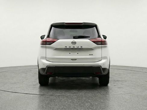 Used 2025 Nissan Rogue SV image 7