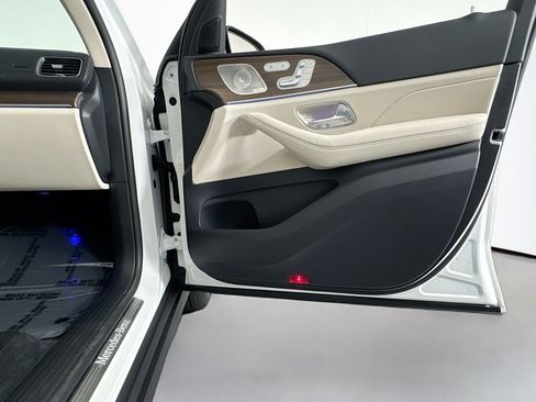 New 2026 Mercedes-Benz GLS 450 4MATIC image 24