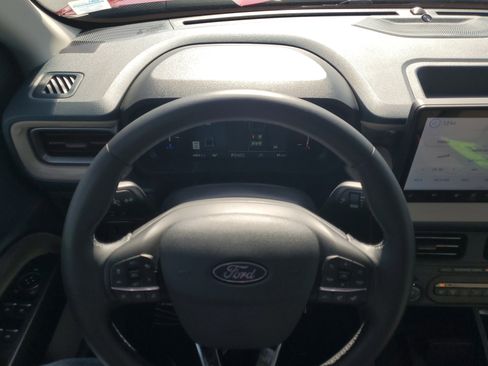 Used 2025 Ford Maverick Lariat w/ 4K Tow Package image 21