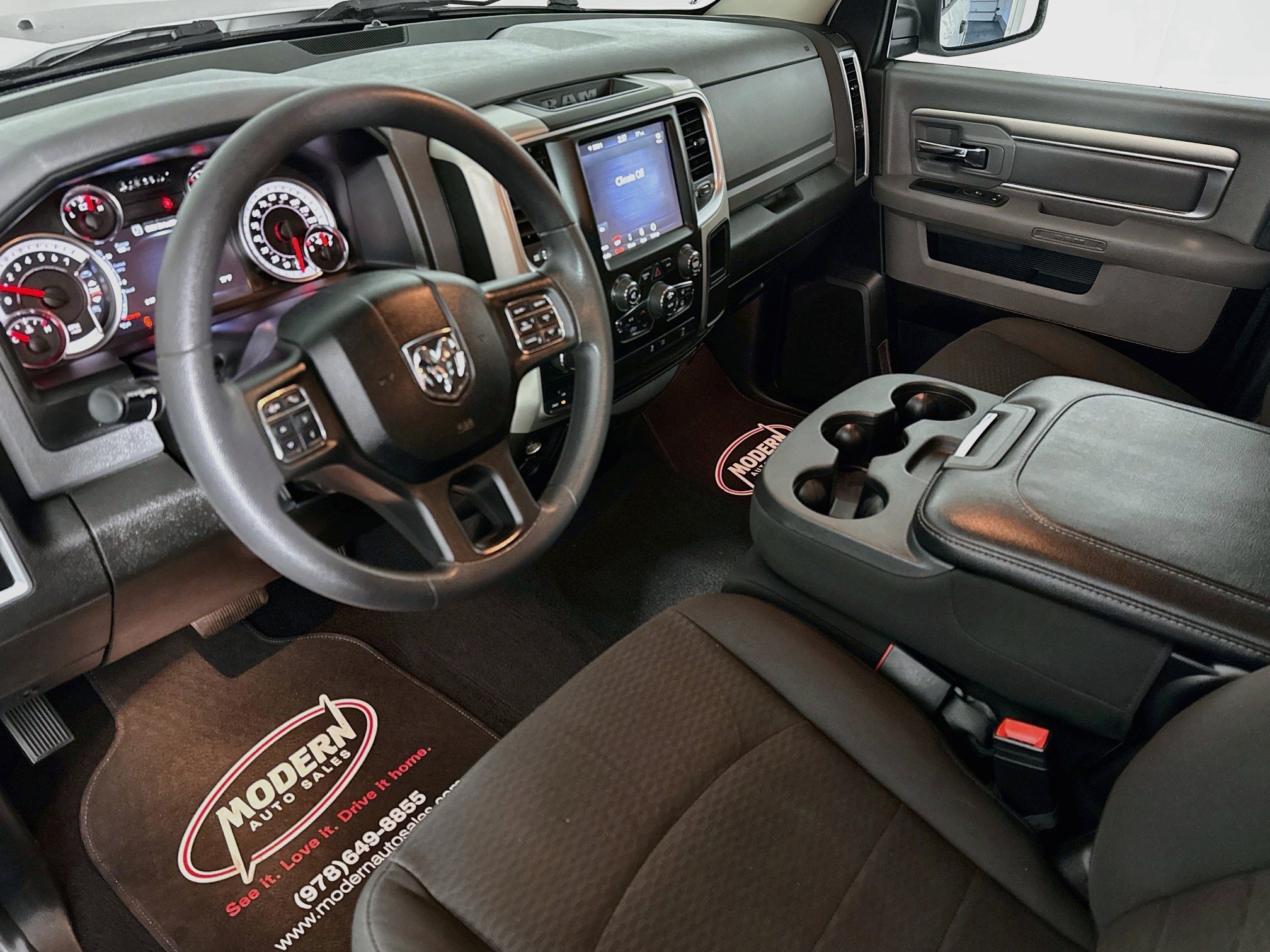 Used 2020 RAM 1500 Classic SLT AWD/4WD image 8