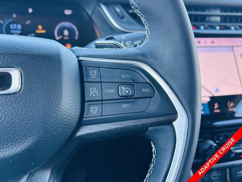 Used 2023 Jeep Grand Cherokee L Limited w/ Black Appearance Package image 8