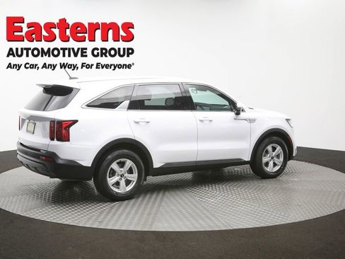Used 2023 Kia Sorento LX FWD image 38