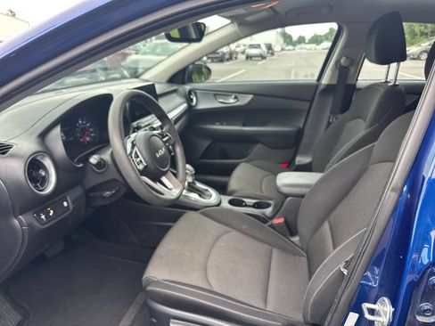 Used 2022 Kia Forte LXS w/ LXS Technology Package FWD image 10