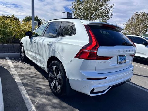 Used 2024 Volvo XC60 T8 Core AWD/4WD image 3