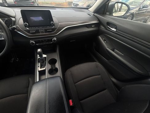 Used 2025 Nissan Altima 2.5 SV image 35