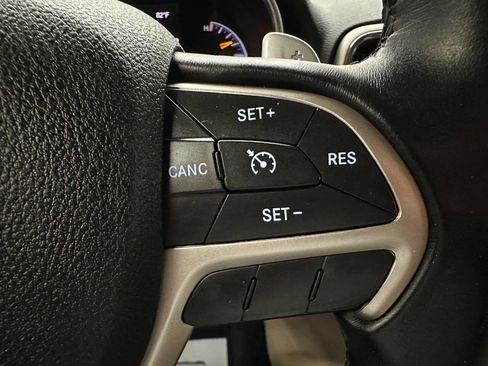 Used 2016 Jeep Grand Cherokee Laredo w/ Quick Order Package 23E image 15